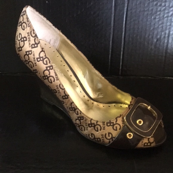 BCBG Shoes - New old stock BCBG monogram brown buckle shoes